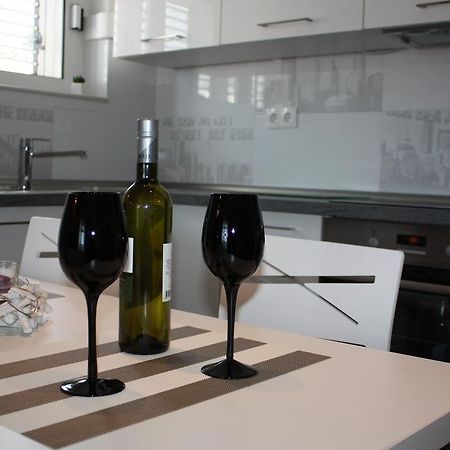 Apartment Anchi Макарска Екстериор снимка